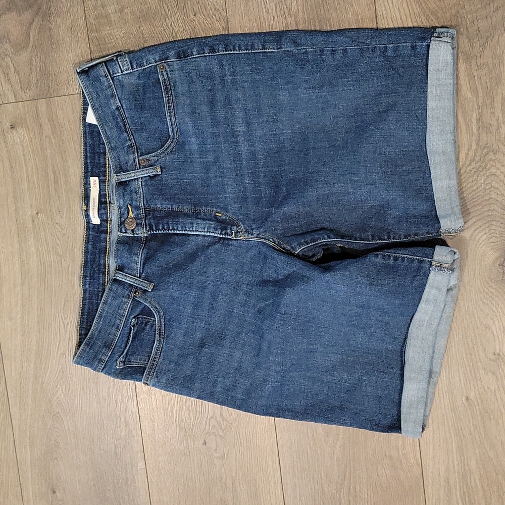 Women Levi's Bermuda short